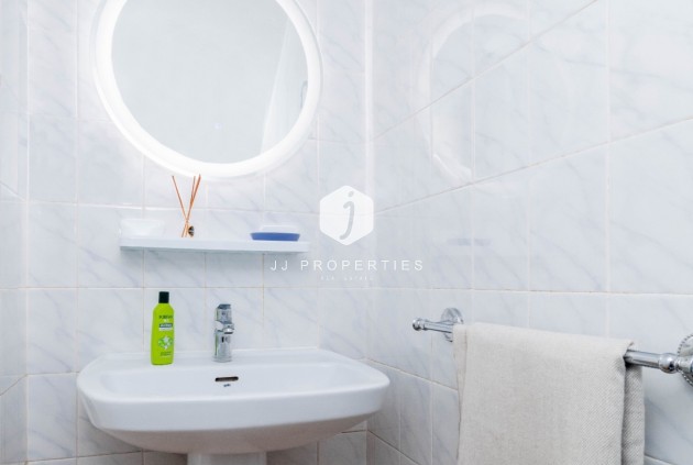 Resale - Chalet -
Orihuela Costa - Costa Blanca