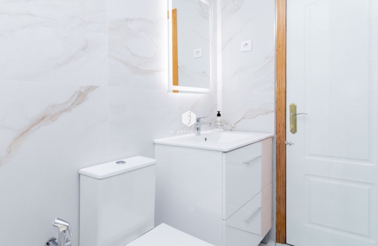 Resale - Chalet -
Orihuela Costa - Costa Blanca