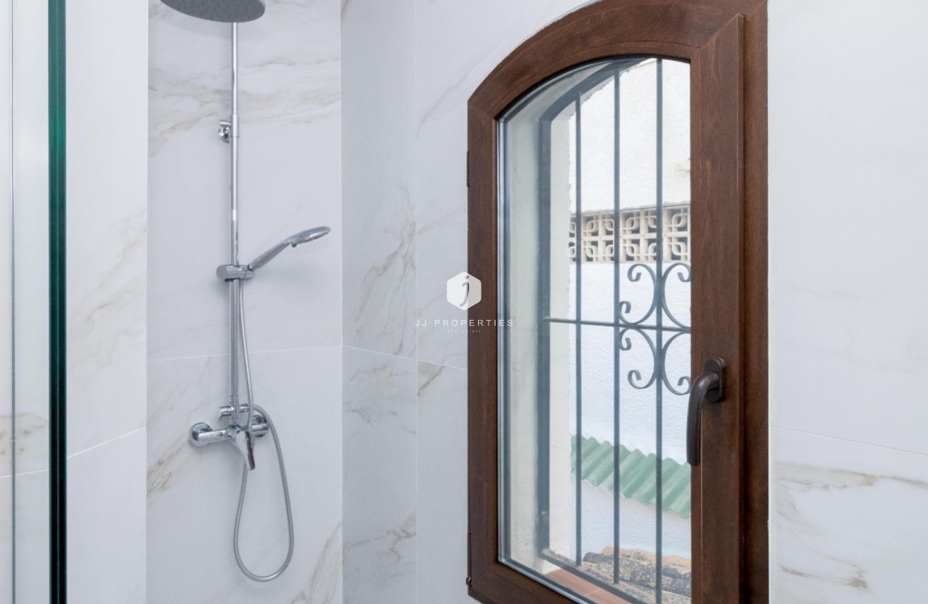 Resale - Chalet -
Orihuela Costa - Costa Blanca