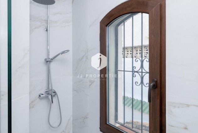 Resale - Chalet -
Orihuela Costa - Costa Blanca