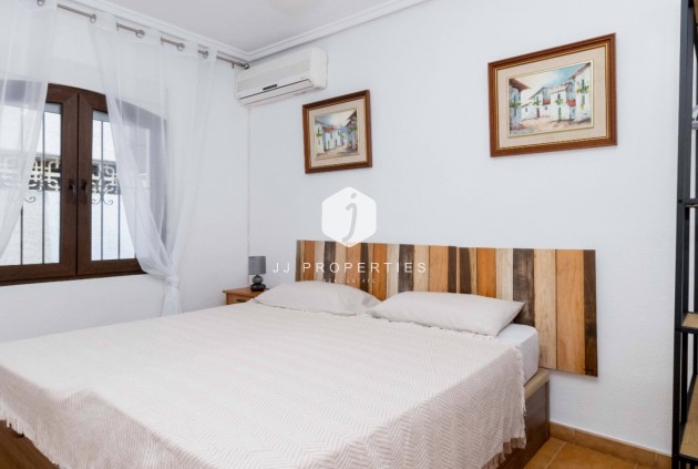 Resale - Chalet -
Orihuela Costa - Costa Blanca