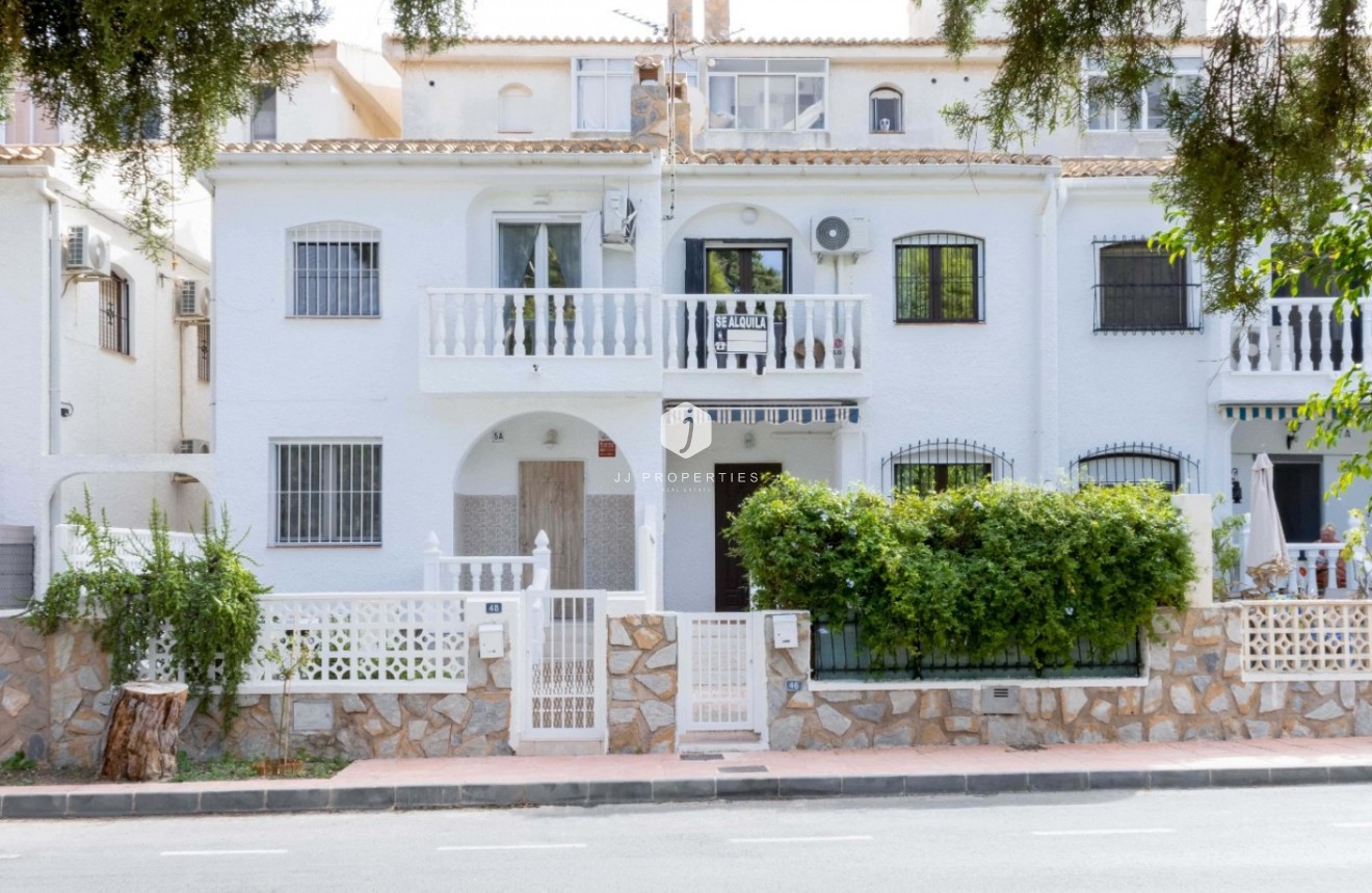 Resale - Chalet -
Orihuela Costa - Costa Blanca