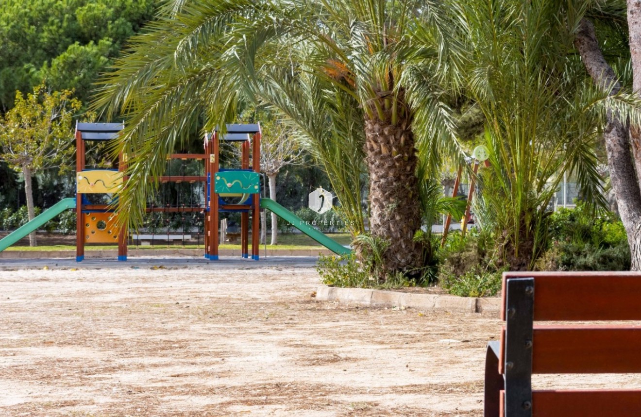 Resale - Chalet -
Orihuela Costa - Costa Blanca