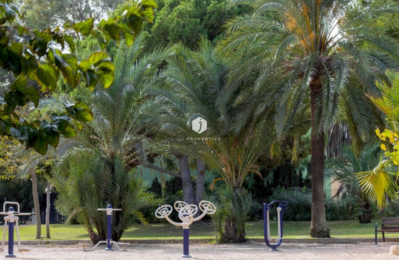 Resale - Chalet -
Orihuela Costa - Costa Blanca