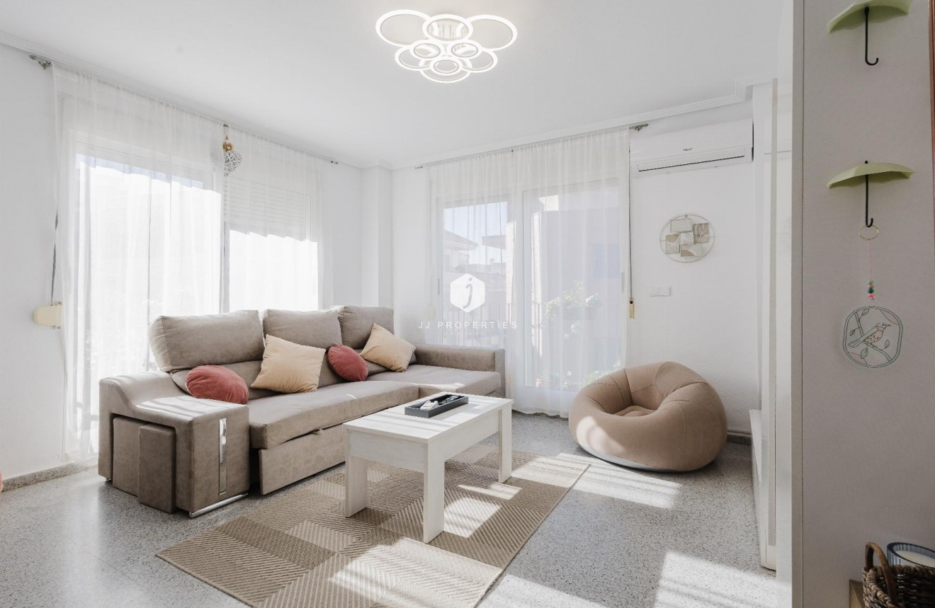 Resale - Apartment / flat -
San Miguel de Salinas - Inland