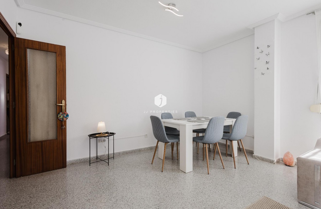 Resale - Apartment / flat -
San Miguel de Salinas - Inland