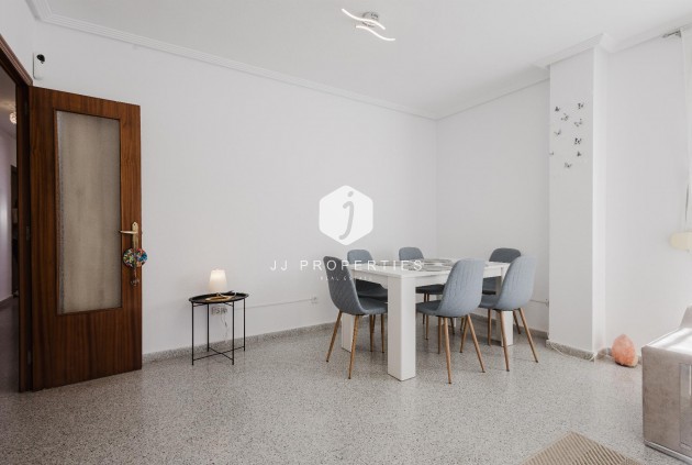 Resale - Apartment / flat -
San Miguel de Salinas - Inland