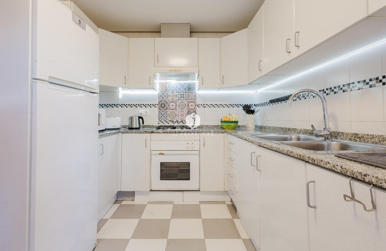 Resale - Apartment / flat -
San Miguel de Salinas - Inland