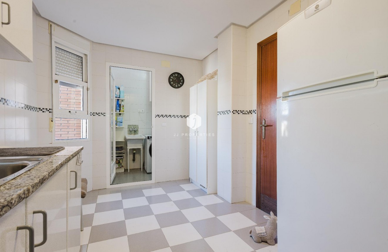 Resale - Apartment / flat -
San Miguel de Salinas - Inland