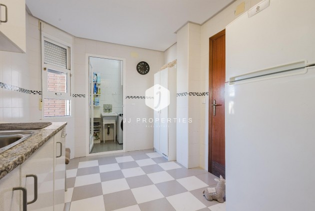 Resale - Apartment / flat -
San Miguel de Salinas - Inland