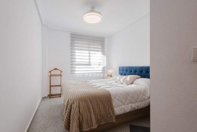 Resale - Apartment / flat -
San Miguel de Salinas - Inland