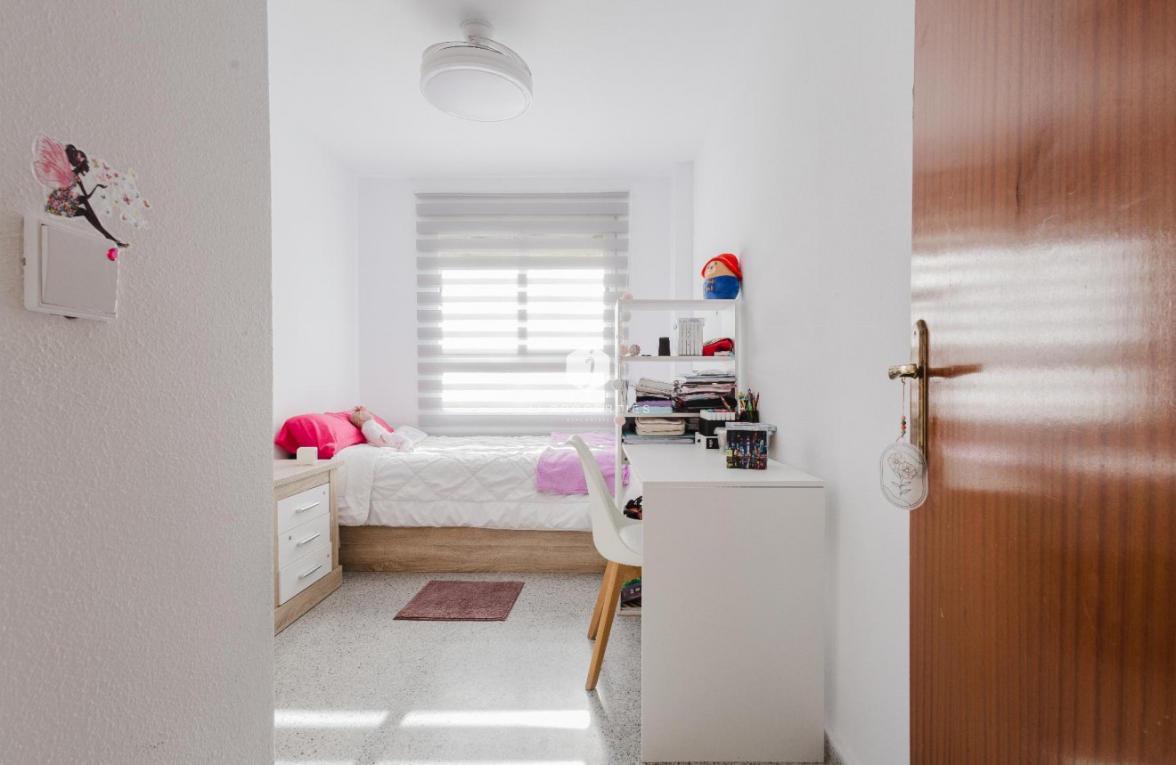 Resale - Apartment / flat -
San Miguel de Salinas - Inland