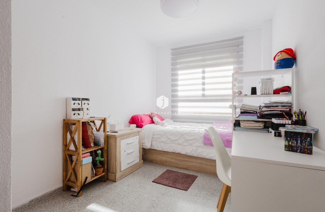 Resale - Apartment / flat -
San Miguel de Salinas - Inland