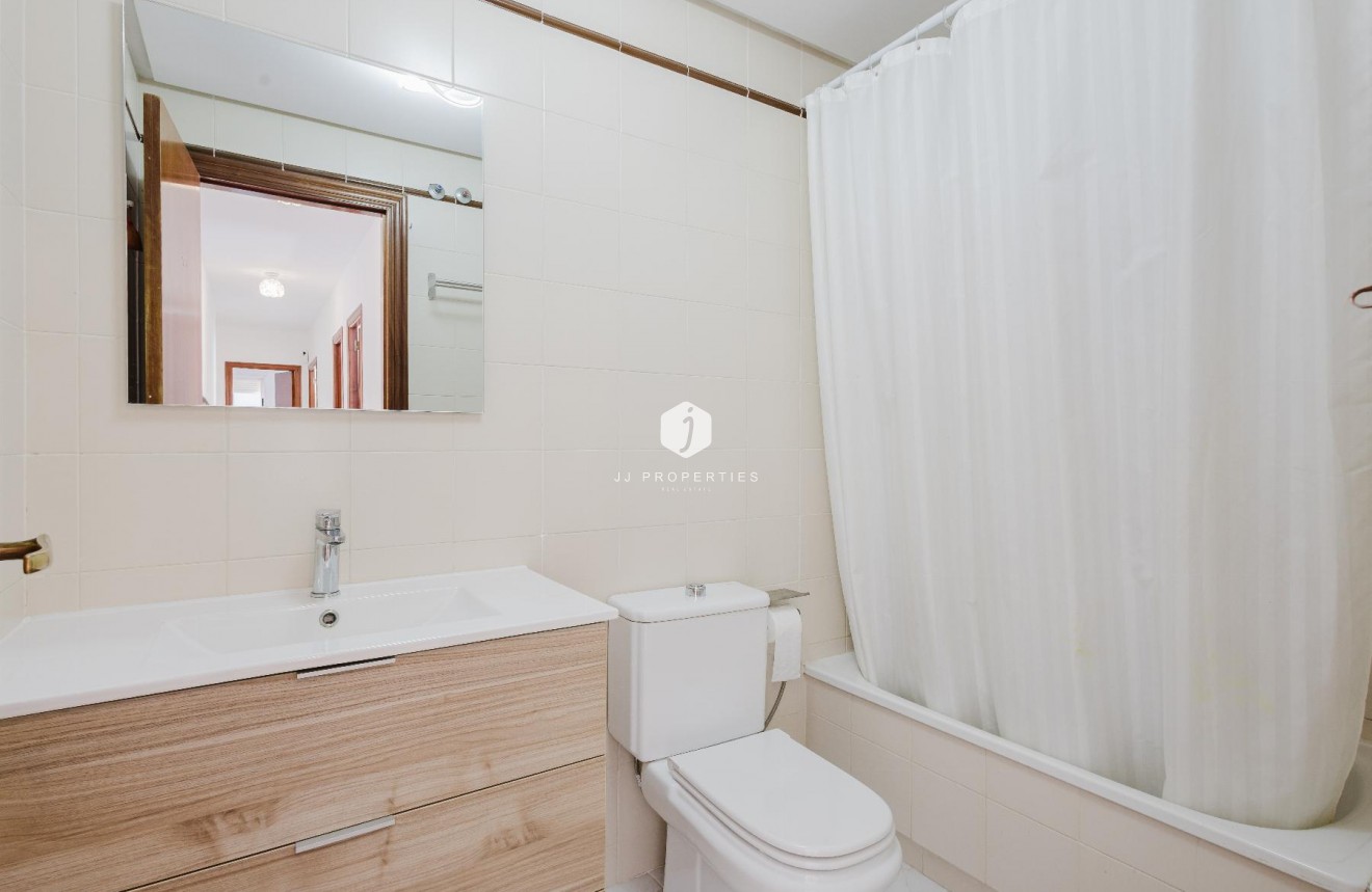 Resale - Apartment / flat -
San Miguel de Salinas - Inland