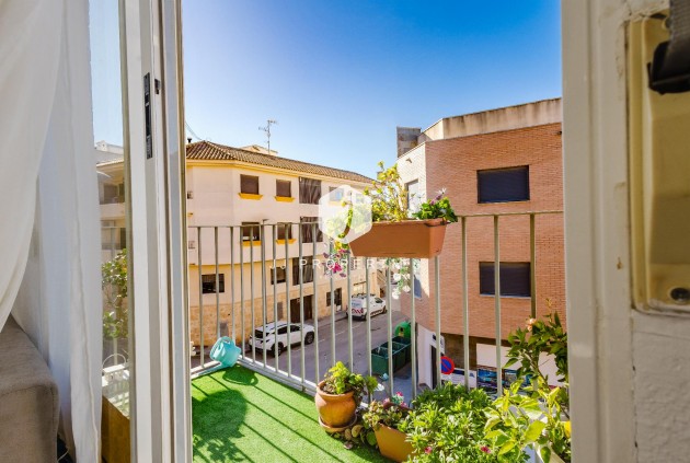 Resale - Apartment / flat -
San Miguel de Salinas - Inland