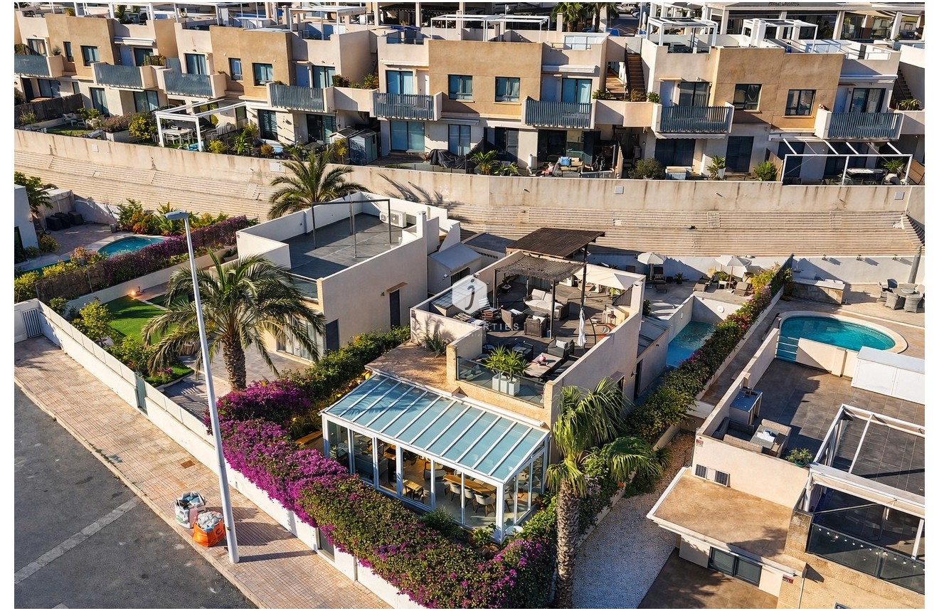 Resale - Villa -
La Zenia - Costa Blanca