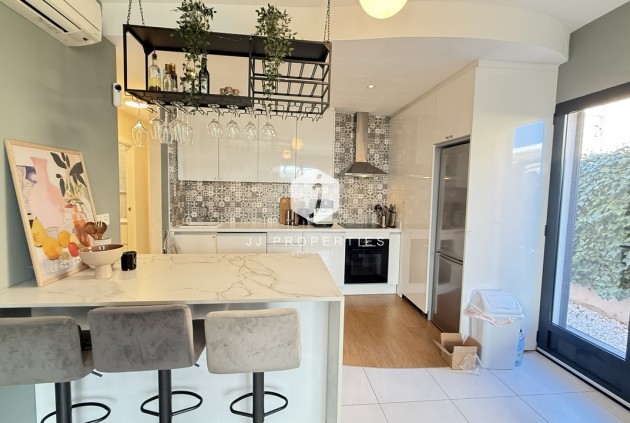 Resale - Villa -
La Zenia - Costa Blanca