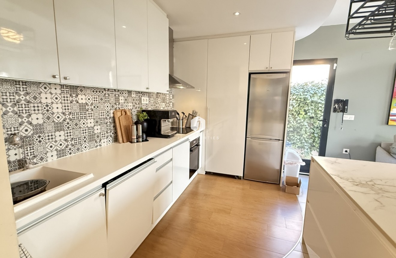 Resale - Villa -
La Zenia - Costa Blanca