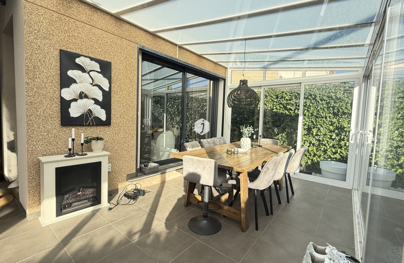 Resale - Villa -
La Zenia - Costa Blanca