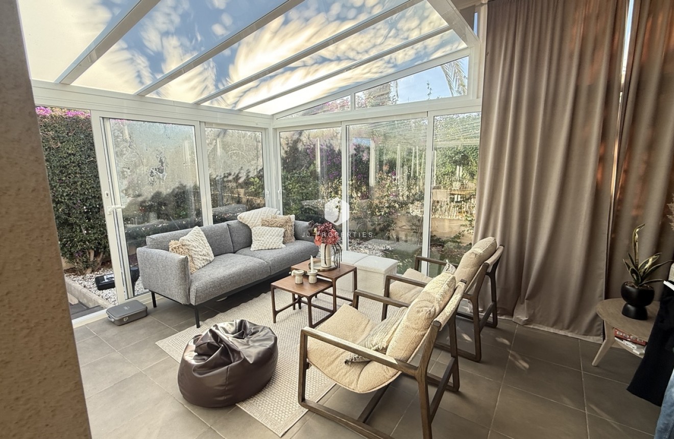 Resale - Villa -
La Zenia - Costa Blanca