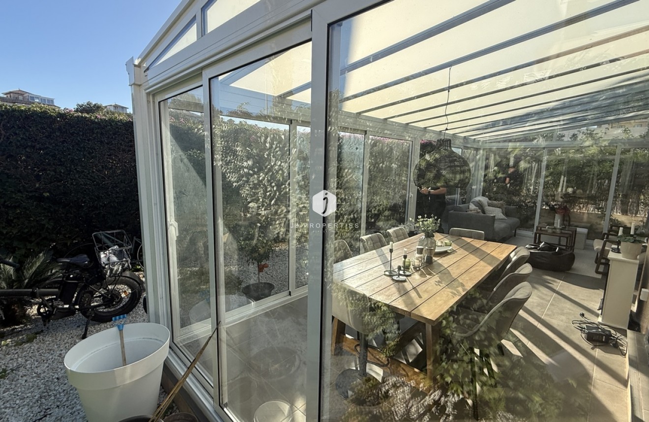 Resale - Villa -
La Zenia - Costa Blanca