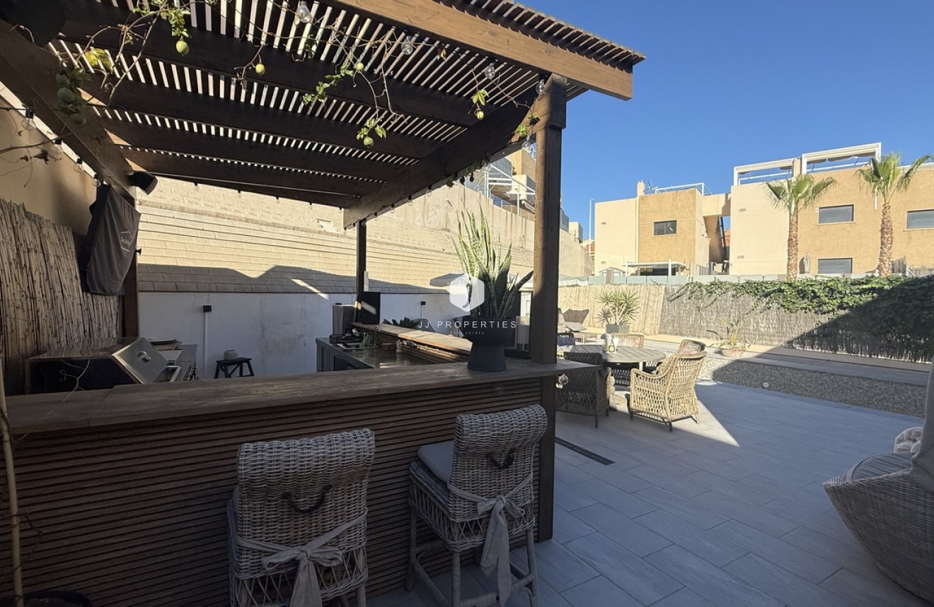 Resale - Villa -
La Zenia - Costa Blanca