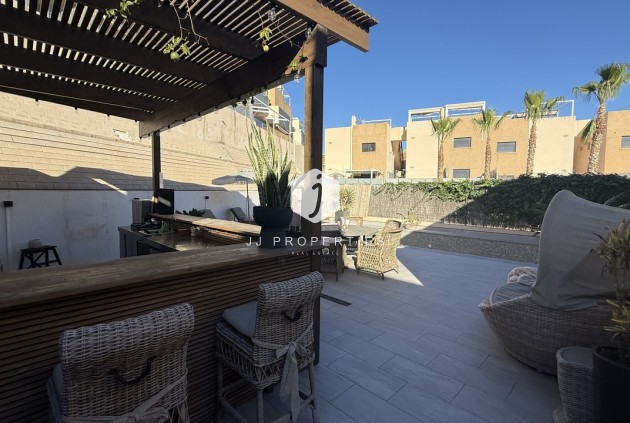Resale - Villa -
La Zenia - Costa Blanca