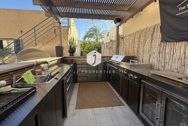 Resale - Villa -
La Zenia - Costa Blanca