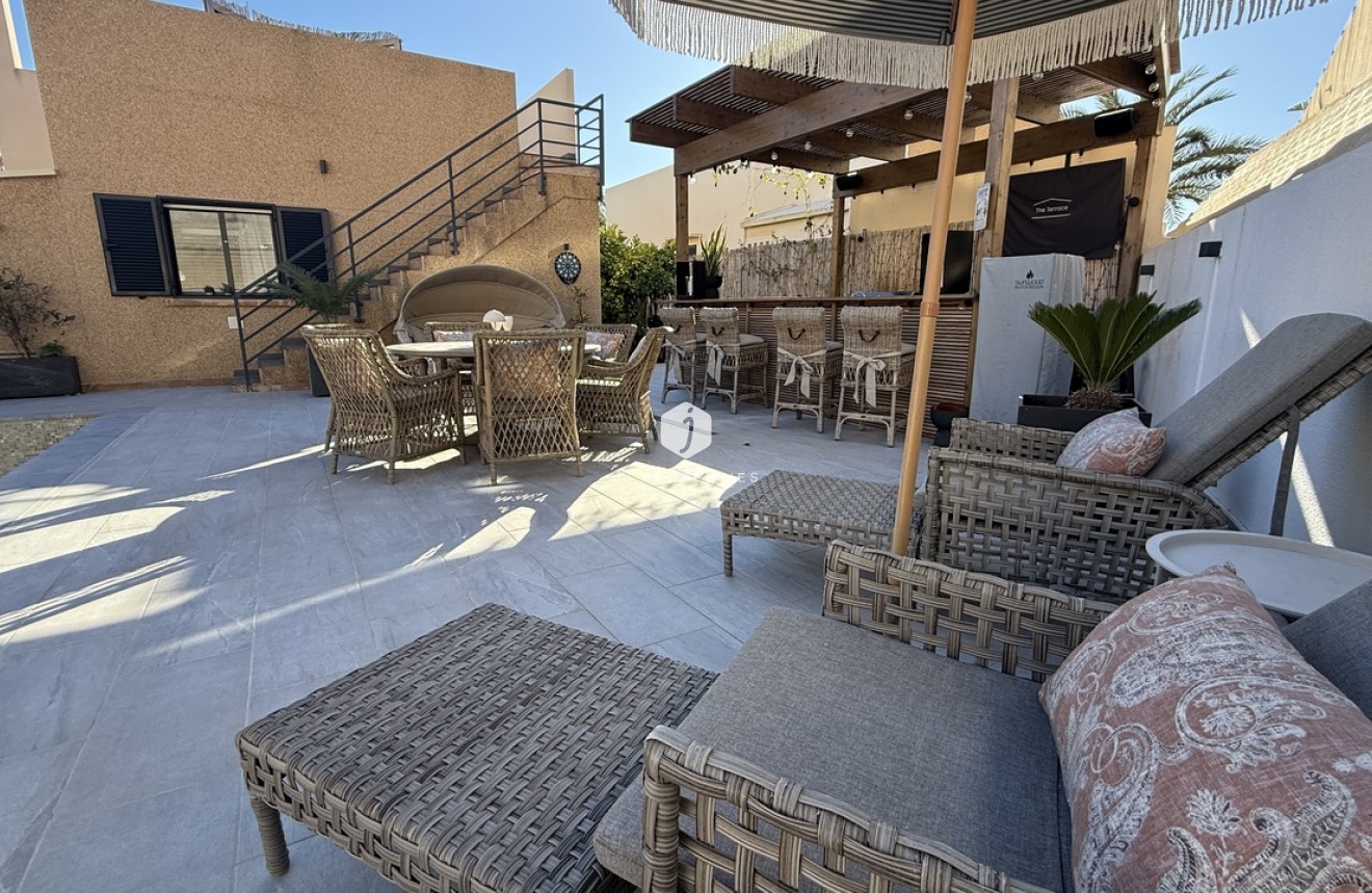 Resale - Villa -
La Zenia - Costa Blanca