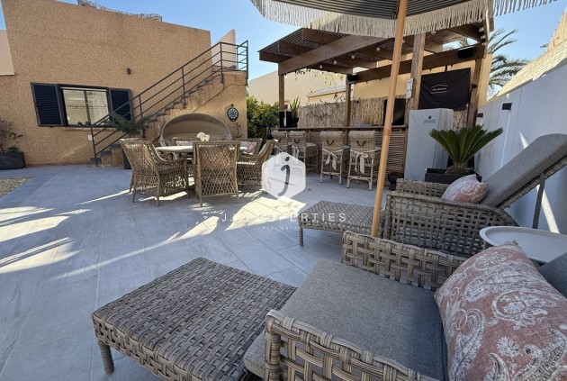 Resale - Villa -
La Zenia - Costa Blanca