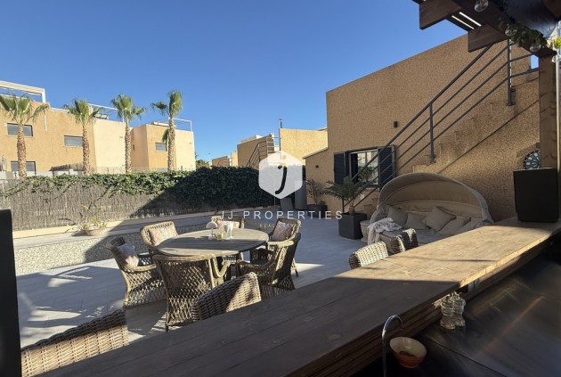 Resale - Villa -
La Zenia - Costa Blanca