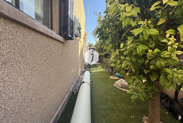 Resale - Villa -
La Zenia - Costa Blanca