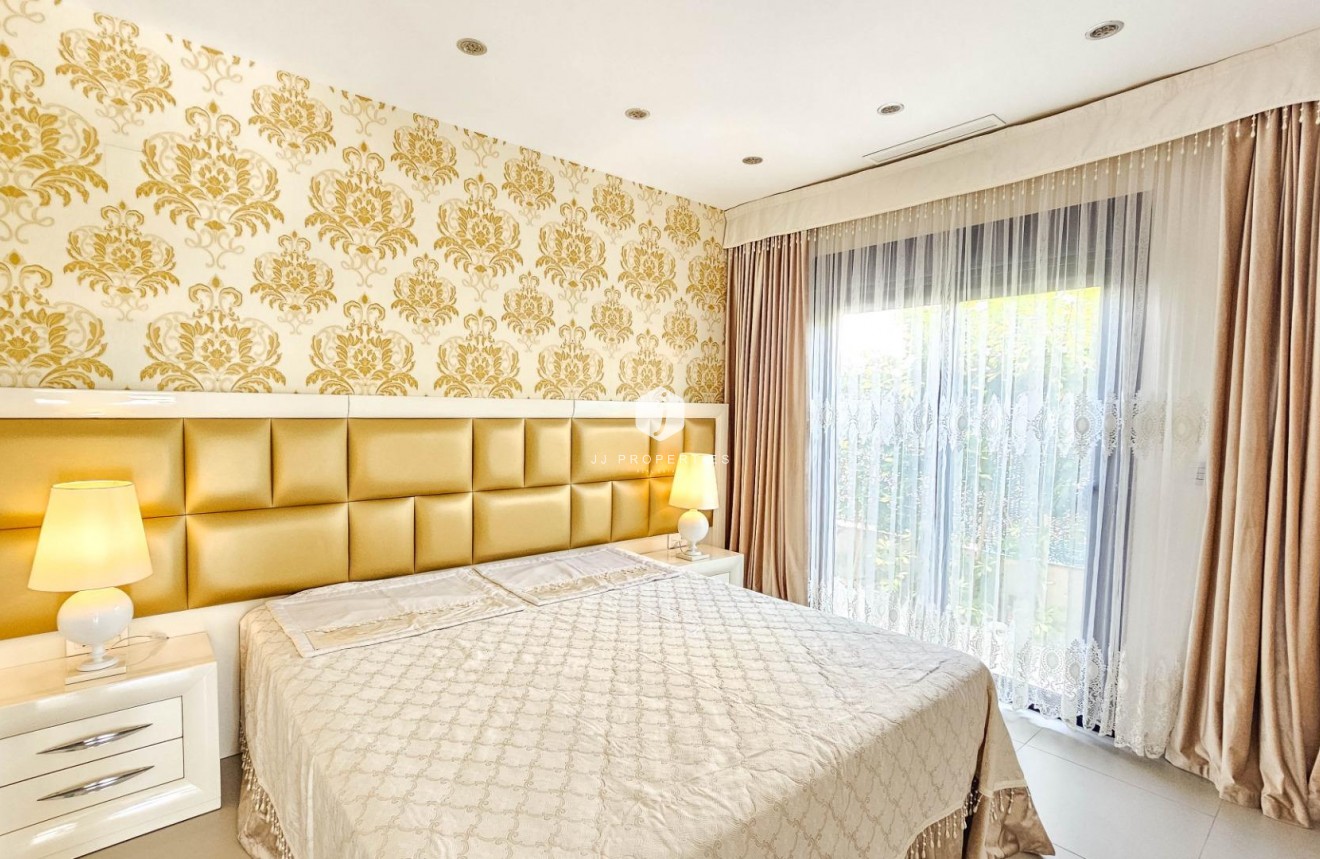 Aus zweiter Hand - Villa -
Rojales - Cuidad Quesada