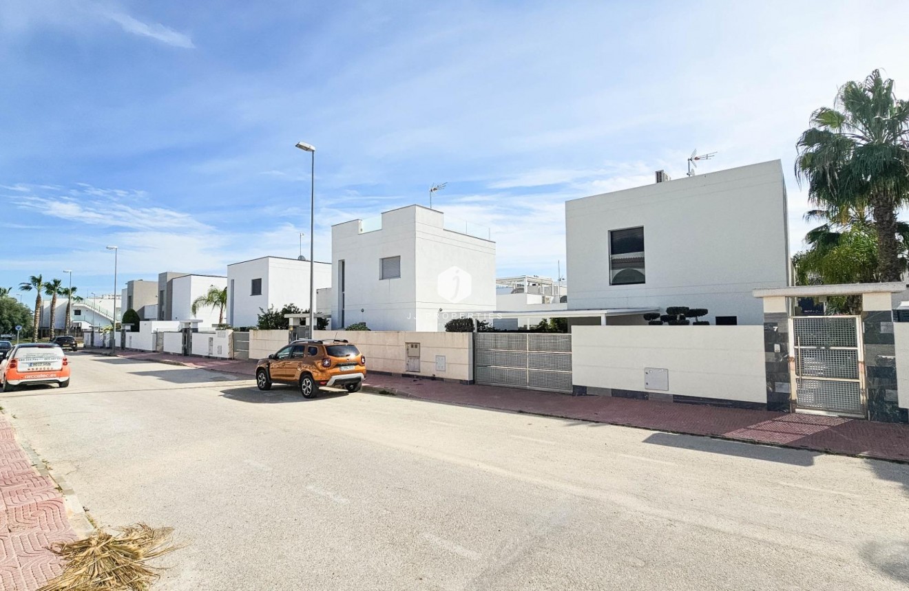 Aus zweiter Hand - Villa -
Rojales - Cuidad Quesada