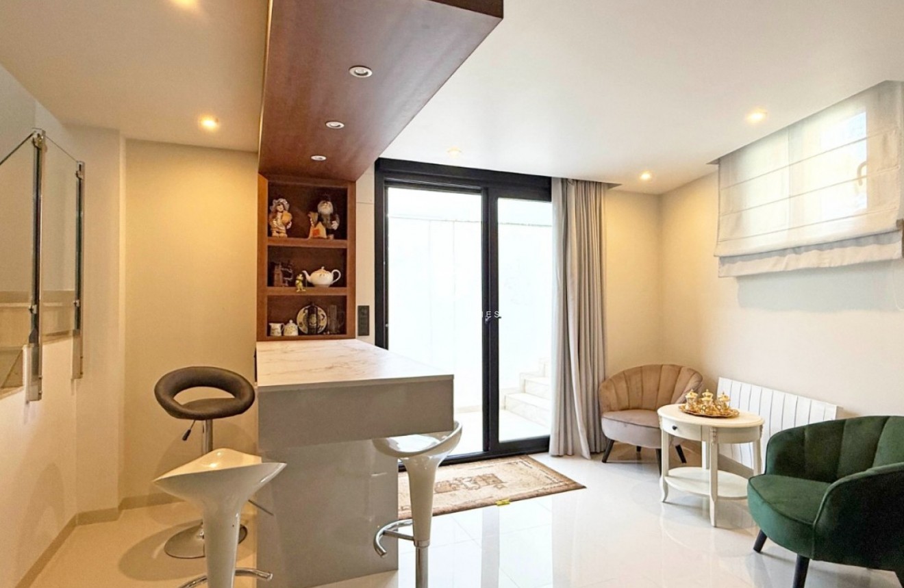 Resale - Villa -
Orihuela Costa - Costa Blanca