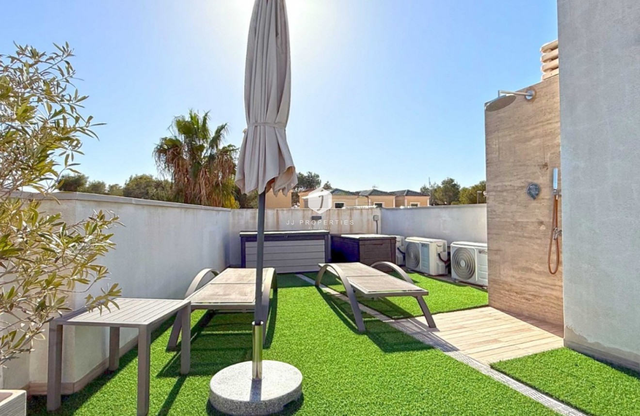 Resale - Villa -
Orihuela Costa - Costa Blanca