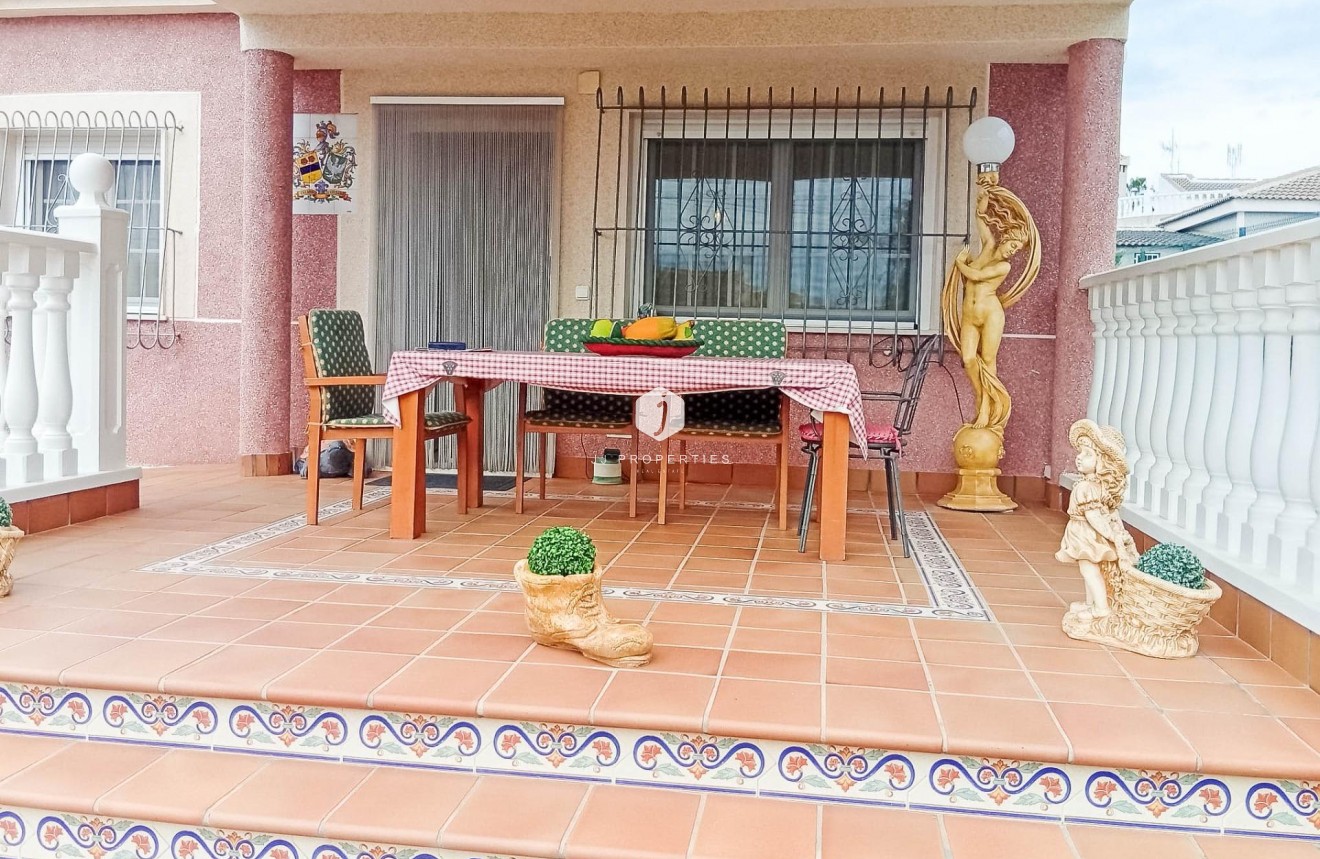 Resale - Villa -
Torrevieja - La siesta