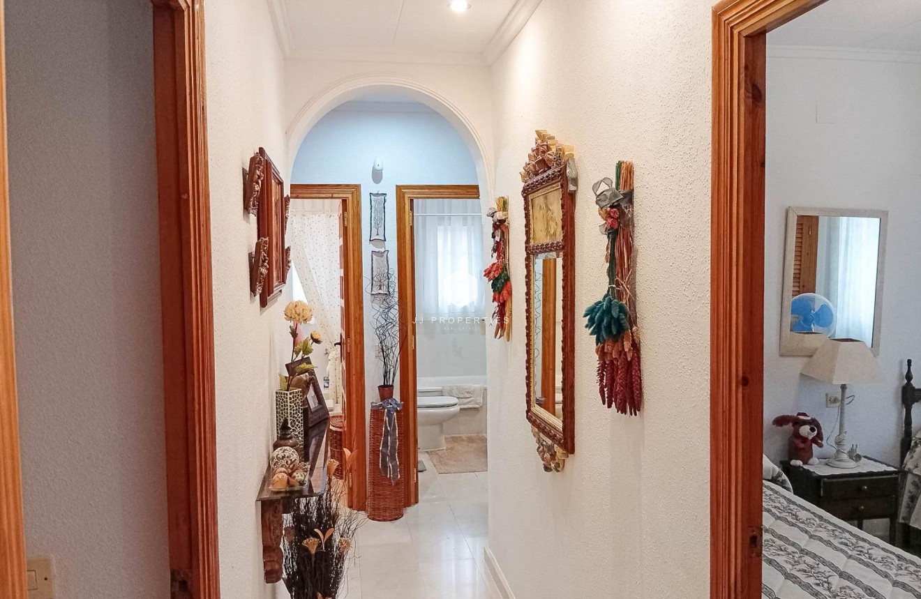 Resale - Villa -
Torrevieja - La siesta