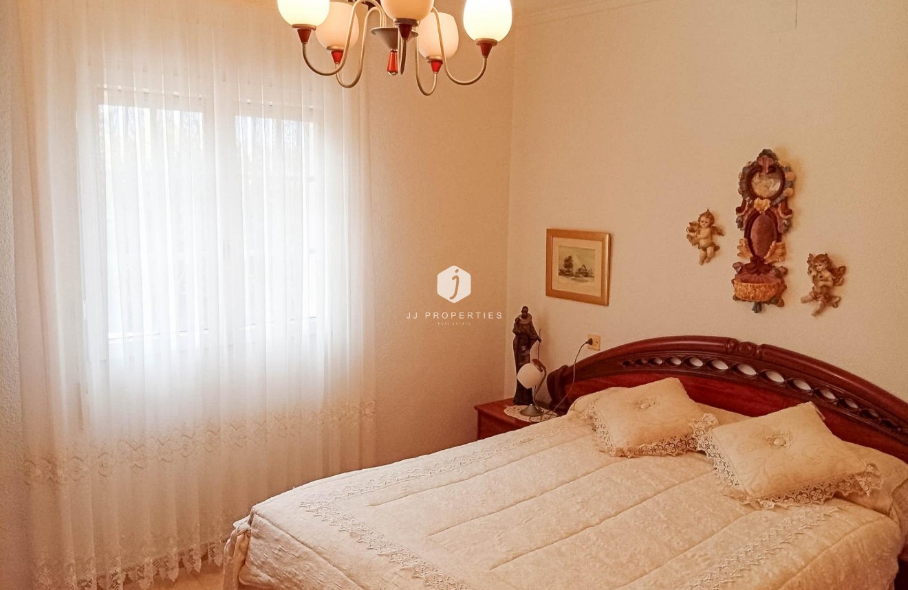 Resale - Villa -
Torrevieja - La siesta