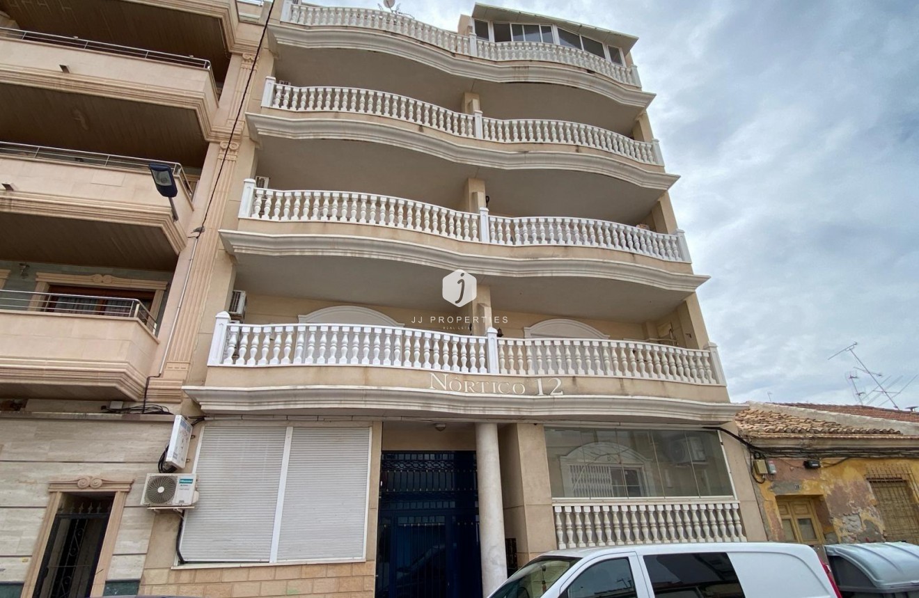 Resale - Apartment / flat -
Torrevieja - Playa del Cura