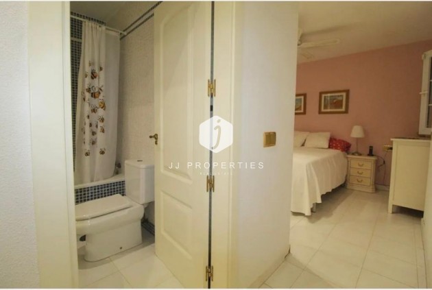 Resale - Apartment / flat -
Torrevieja - Playa del Cura