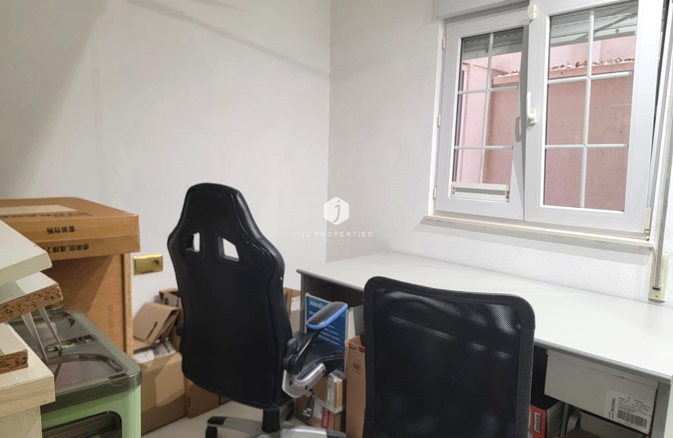 Resale - Apartment / flat -
Torrevieja - Playa del Cura