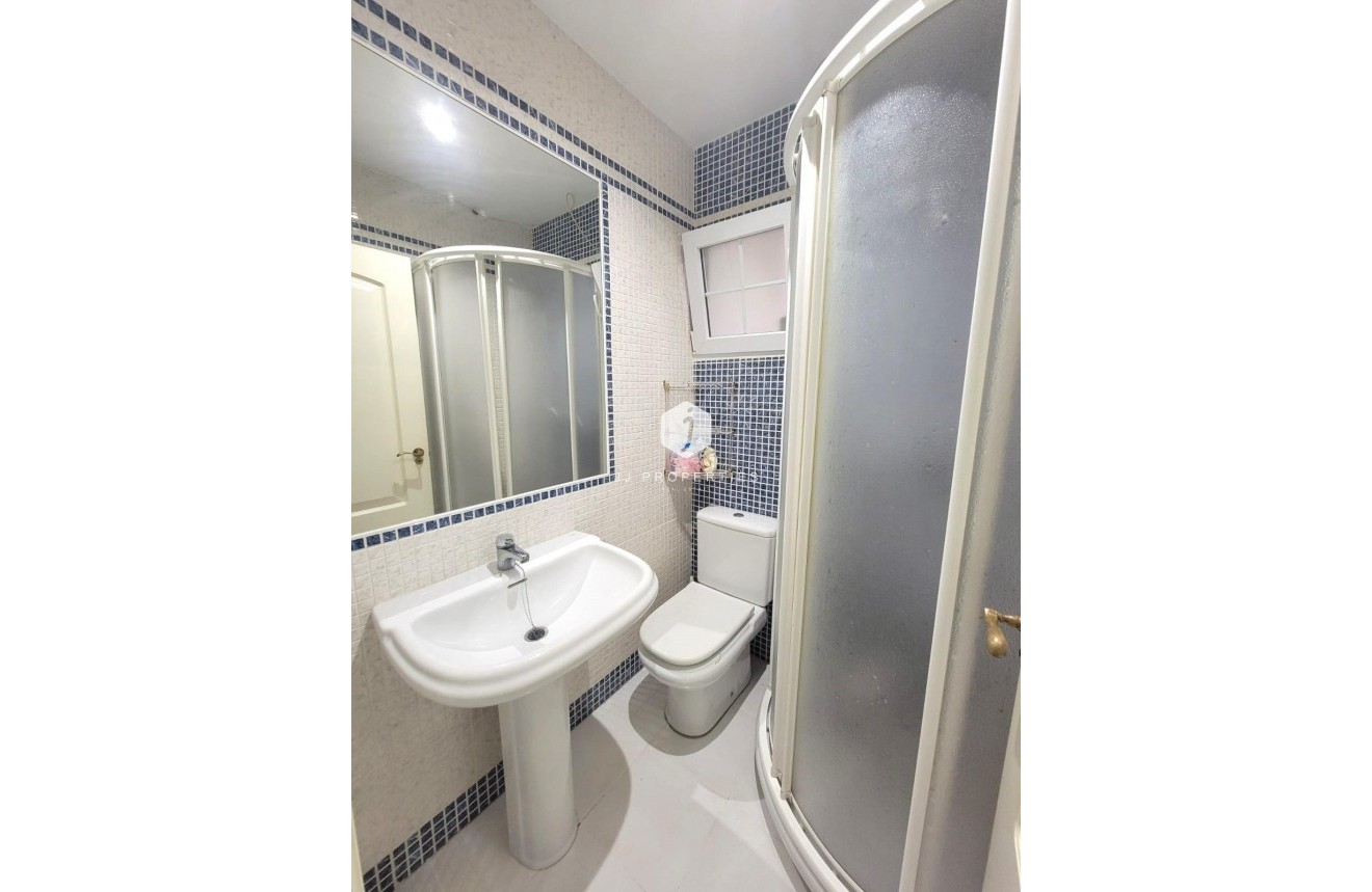 Resale - Apartment / flat -
Torrevieja - Playa del Cura