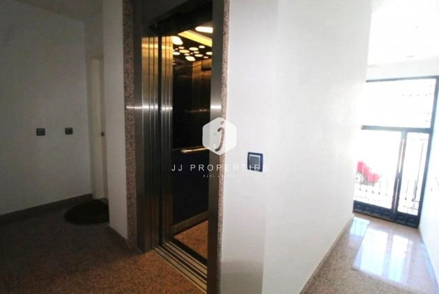 Resale - Apartment / flat -
Torrevieja - Playa del Cura