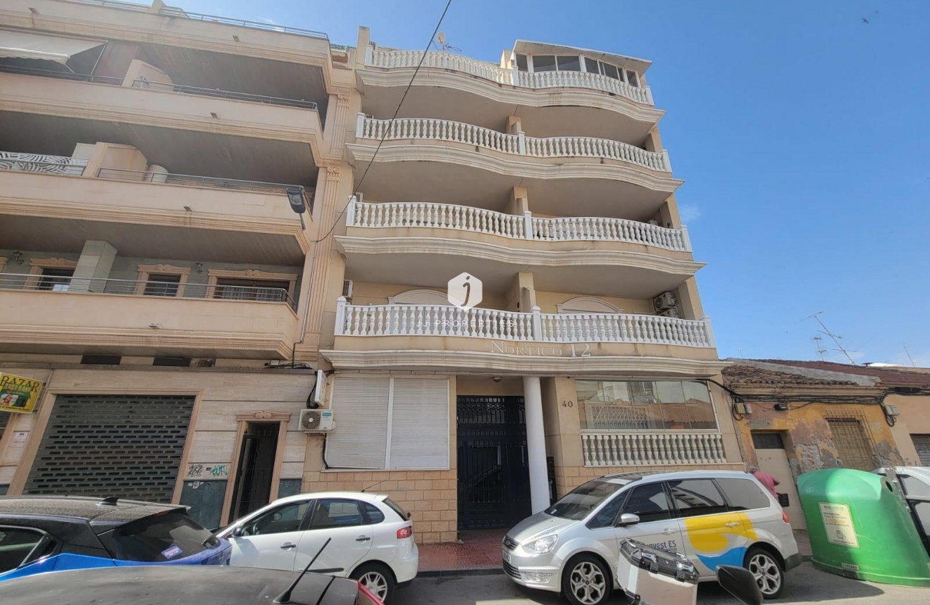 Resale - Apartment / flat -
Torrevieja - Playa del Cura