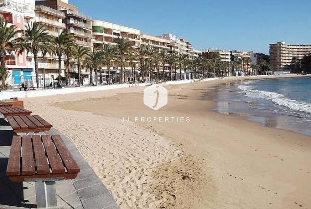Resale - Apartment / flat -
Torrevieja - Playa del Cura
