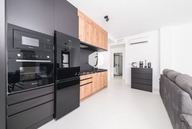 Aus zweiter Hand - Wohnung -
San Miguel de Salinas - Inland