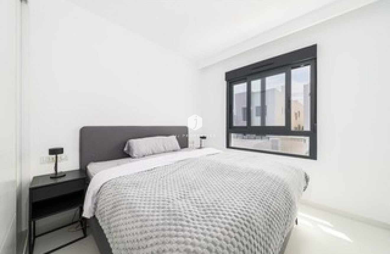 Aus zweiter Hand - Wohnung -
San Miguel de Salinas - Inland