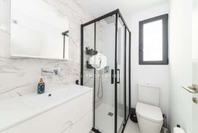 Aus zweiter Hand - Wohnung -
San Miguel de Salinas - Inland