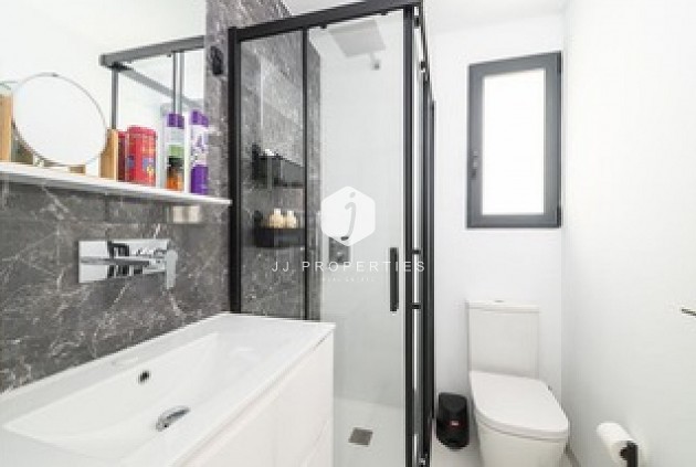 Aus zweiter Hand - Wohnung -
San Miguel de Salinas - Inland